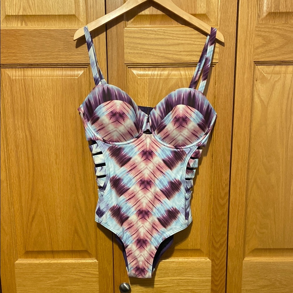 Swimsuits For All one piece swimsuit size 18 underwire molded cups